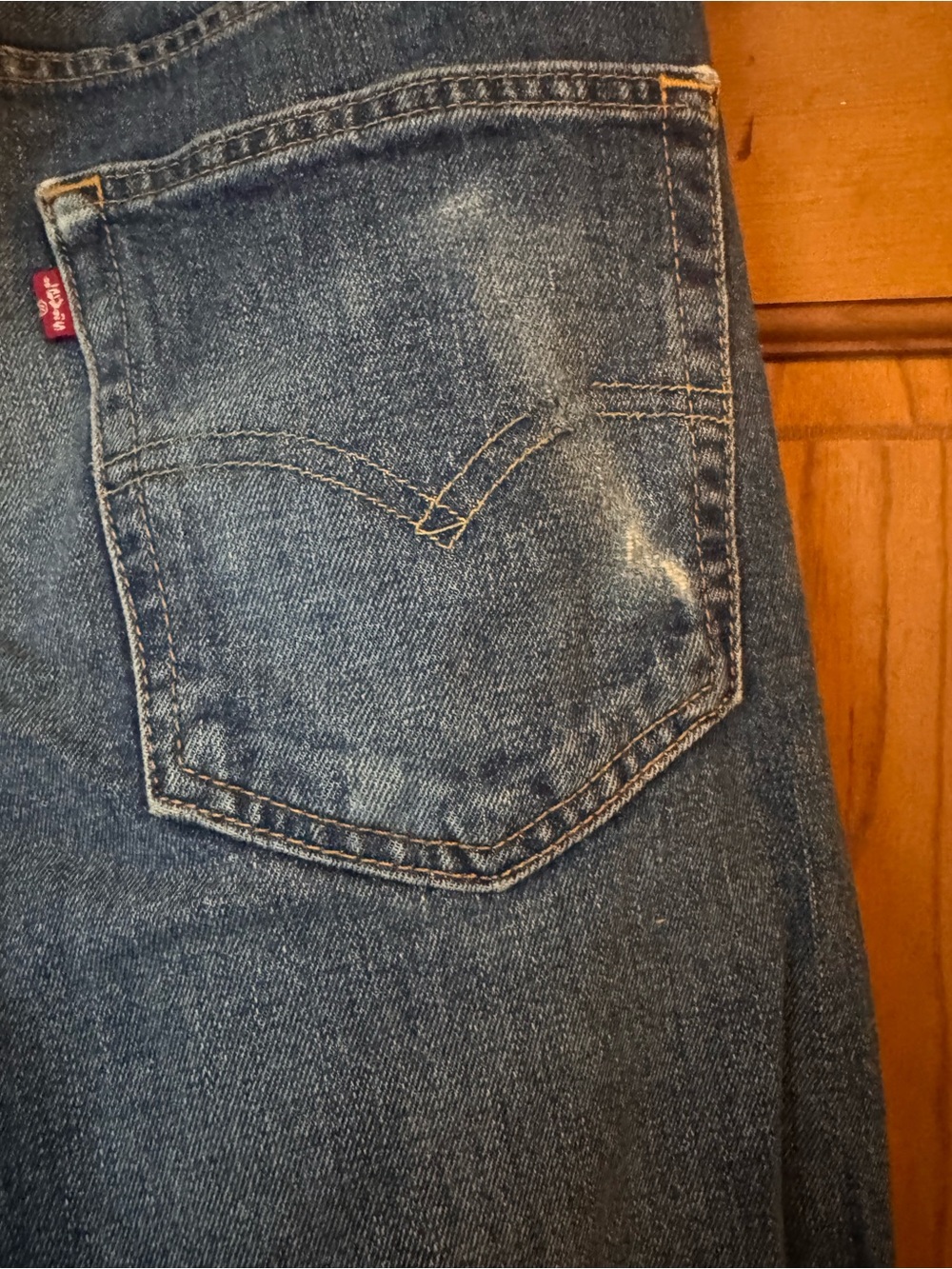PERFECTLY WORN Levi 505s 30x32
- Classic Straight Fit - Picture 4 of 7